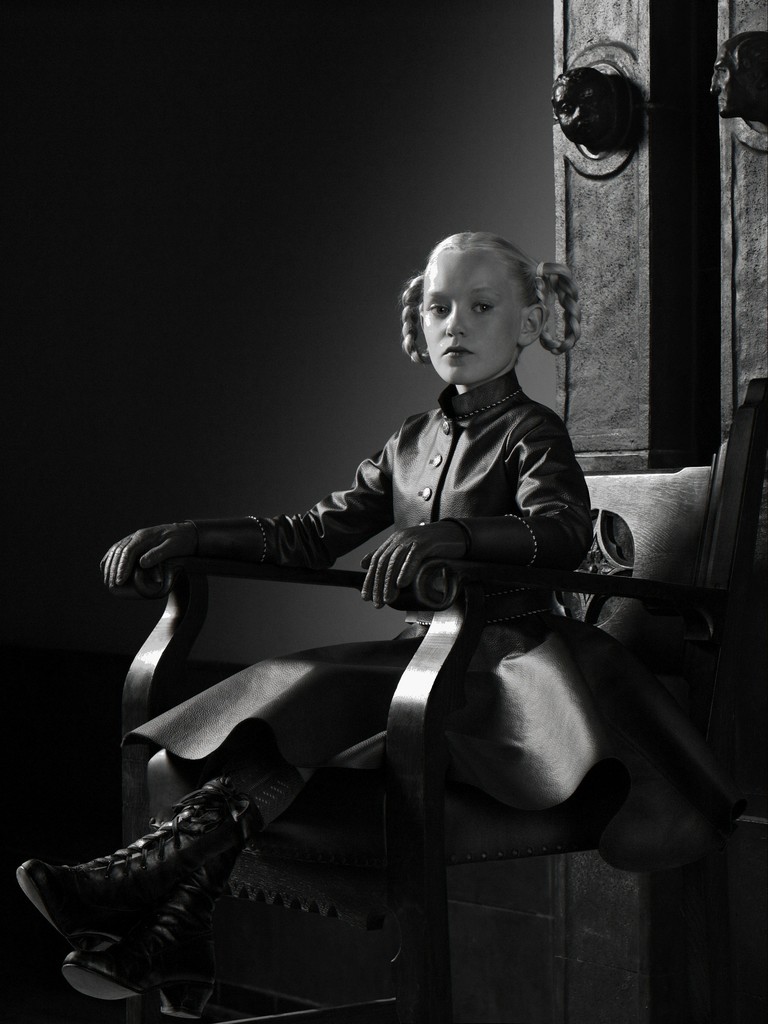 Erwin Olaf — Berlin, Portrait 05, 09 July