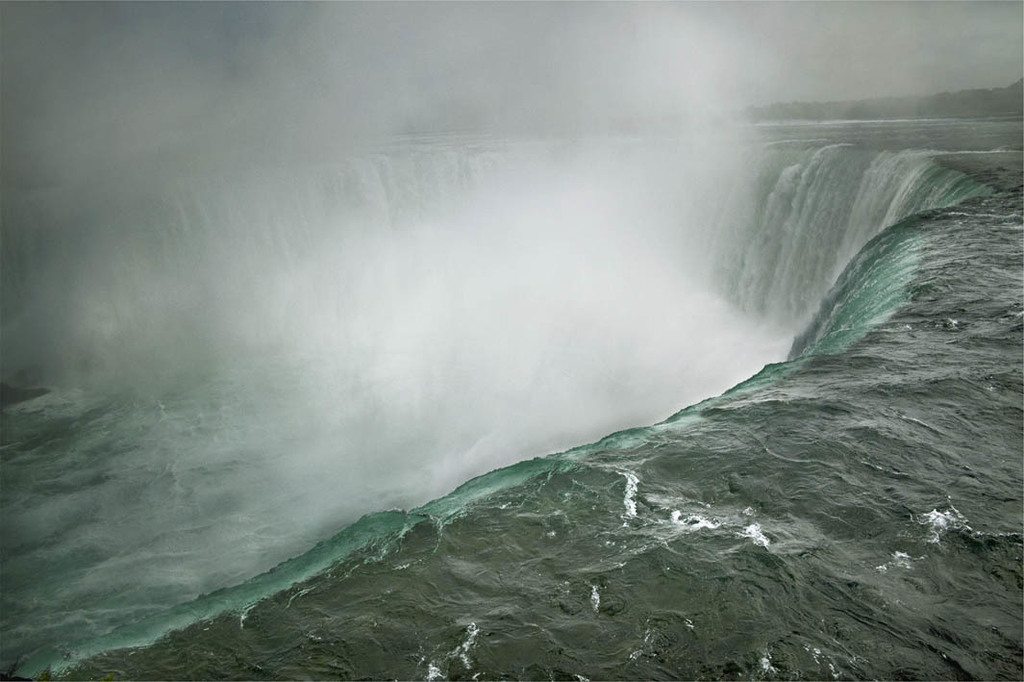 Annie Leibovitz — Niagara Falls, Ontario, Canada