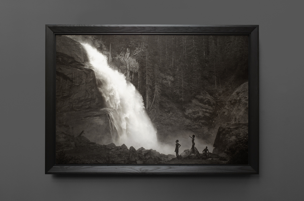 Erwin Olaf — Im Wald, Am Wasserfall
