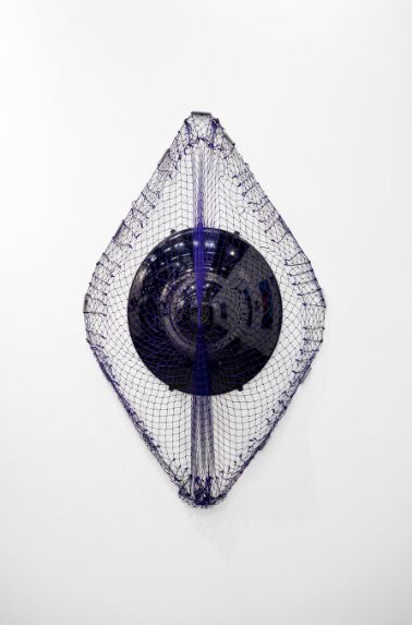 Carolina Caycedo — Concha azul / Blue shell