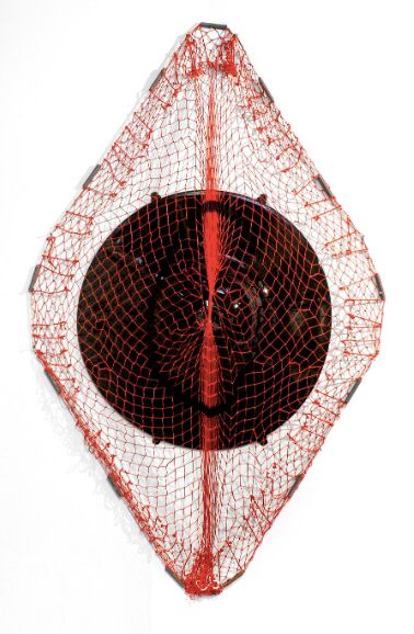 Carolina Caycedo — Concha roja / Red shell