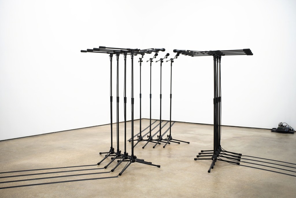 Naama Tsabar — Barricade #3