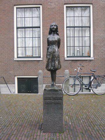 Westermarkt, beside the Westerkerk