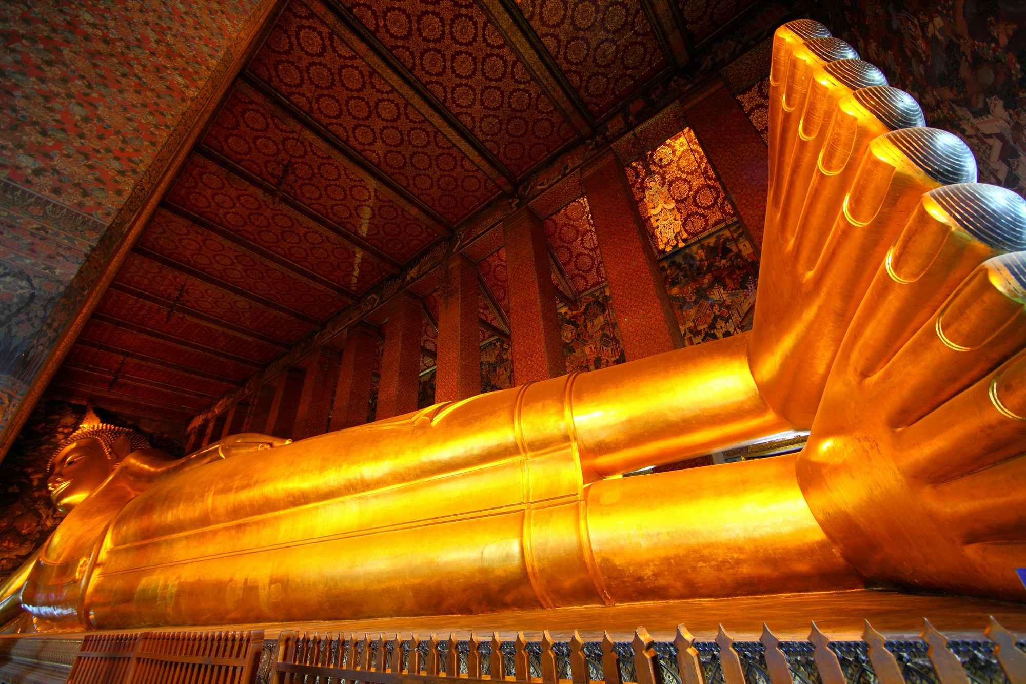 Phra Maha Phichai Yathi (commission of Rama III) — Reclining Buddha of Wat Pho